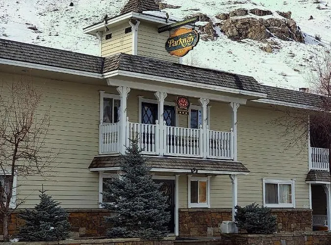 Hotel Parkway Hole Wy