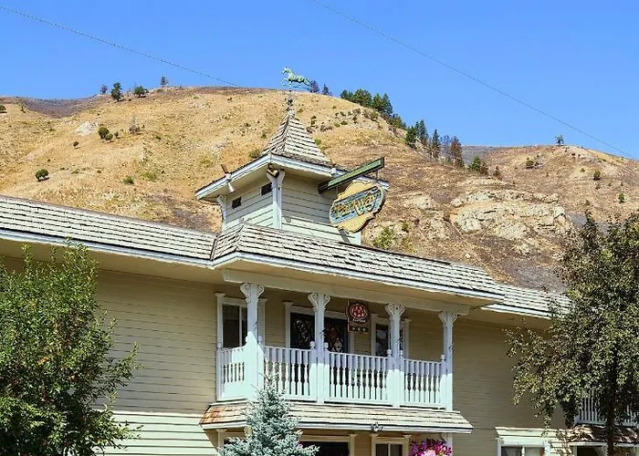 Parkway Hole Wy Hotel
