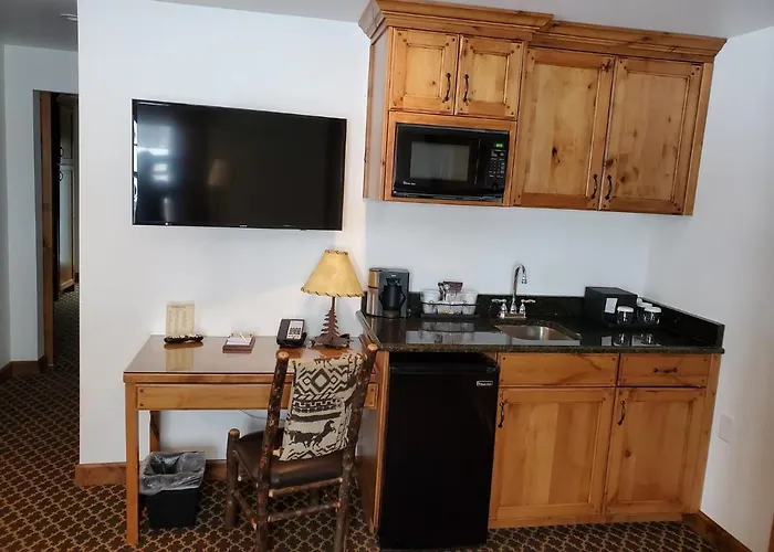 Parkway Hole Wy Hotel